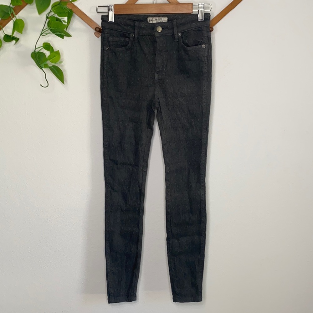 UO Free People Lace-Texture Jeans/Jeggings Gray